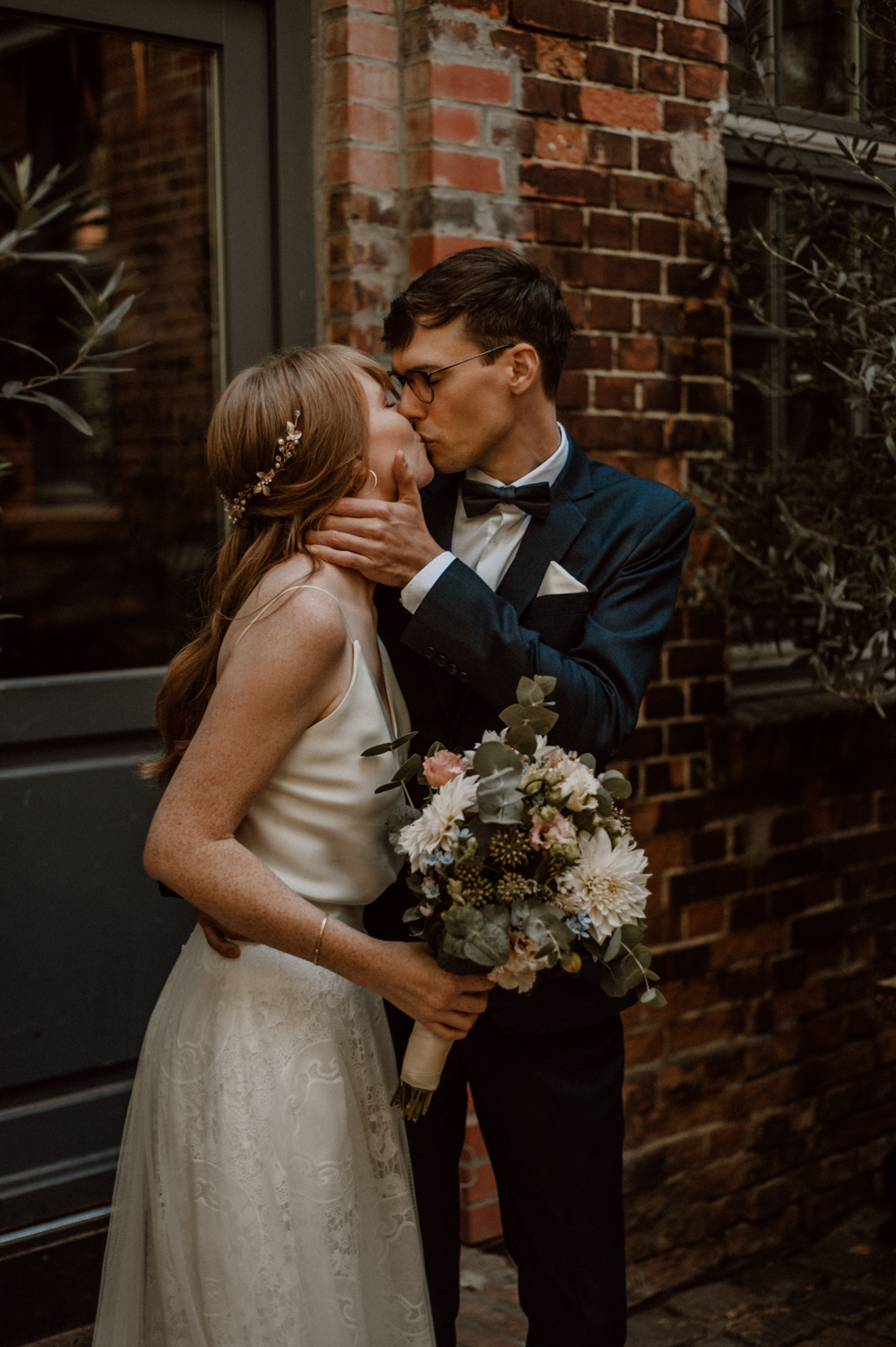 Hochzeit Berlin Old Smithys Dizzle Urban wedding Lionheart Wedding 016 - Lisa & Steffen - Old Smithy`s Dizzle