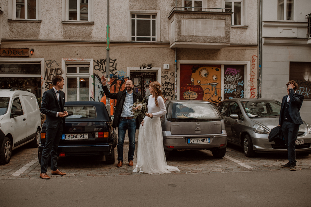 Hochzeit Berlin Old Smithys Dizzle Urban wedding Lionheart Wedding 057 - Lisa & Steffen - Old Smithy`s Dizzle