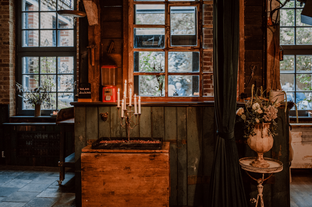 Hochzeit Berlin Old Smithys Dizzle Urban wedding Lionheart Wedding 069 - Lisa & Steffen - Old Smithy`s Dizzle