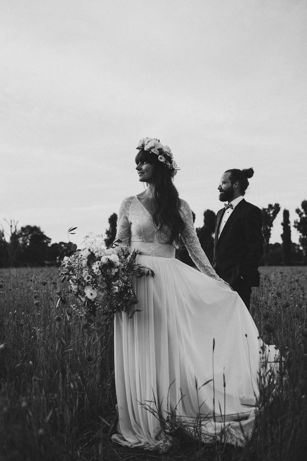 Brautpaar Shooting Mohnfeld AfterWedding BOHO Berlin 2022 008 - Ulrike & Fabi After Wedding Shooting Mohnfeld