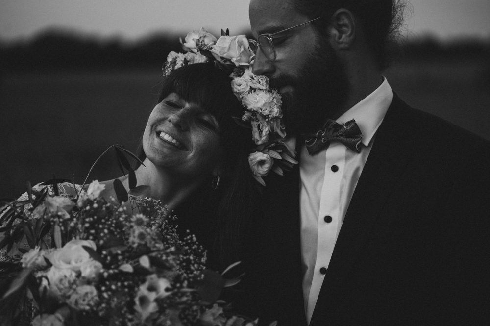 Brautpaar Shooting Mohnfeld AfterWedding BOHO Berlin 2022 024 - Ulrike & Fabi After Wedding Shooting Mohnfeld