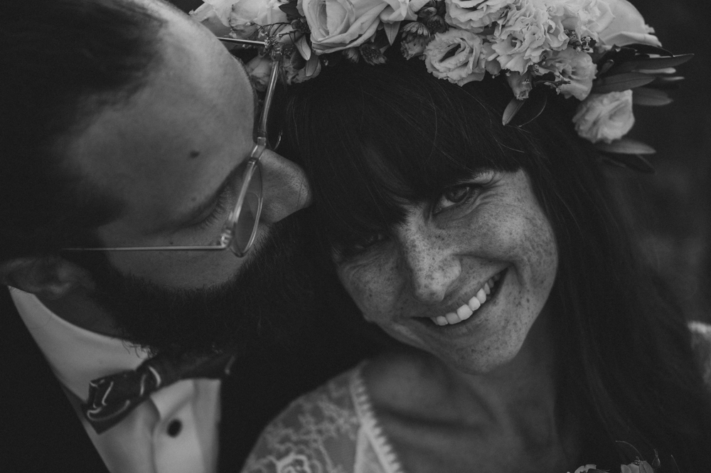 Brautpaar Shooting Mohnfeld AfterWedding BOHO Berlin 2022 035 - Ulrike & Fabi After Wedding Shooting Mohnfeld